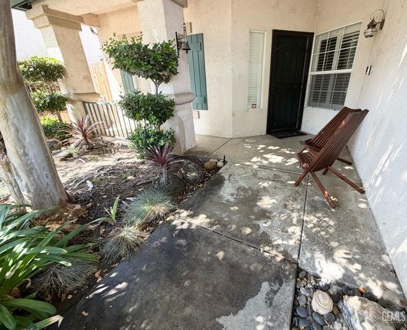 8504 Lighthouse Drive, Bakersfield, CA 93312