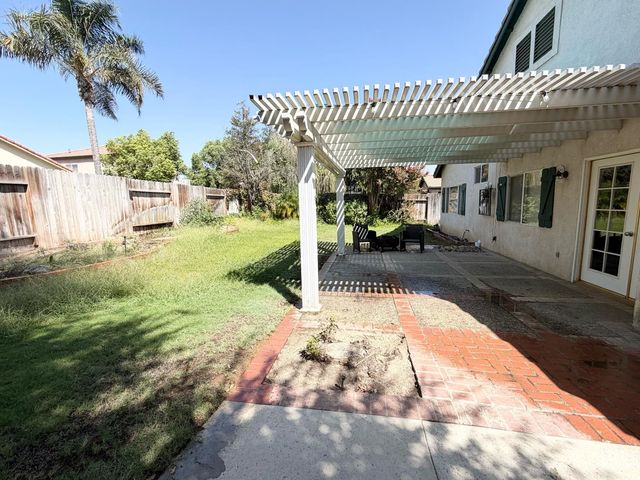 8504 Lighthouse Drive, Bakersfield, CA 93312