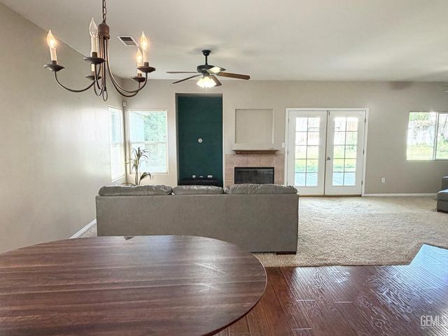 8504 Lighthouse Drive, Bakersfield, CA 93312