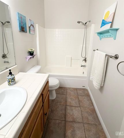 8504 Lighthouse Drive, Bakersfield, CA 93312