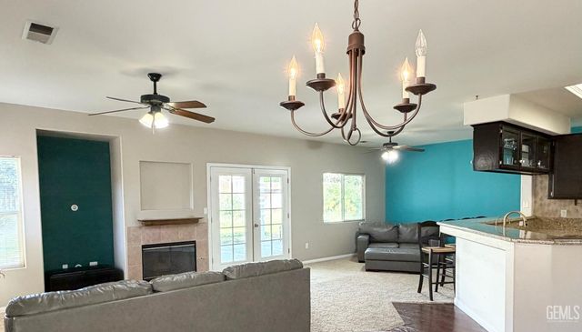8504 Lighthouse Drive, Bakersfield, CA 93312