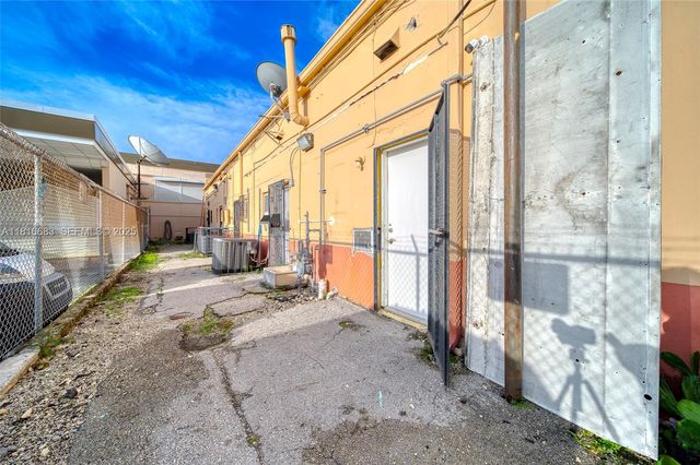 363 E 1st Avenue, Miami, FL 33010
