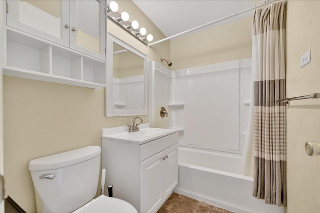 527 Riverside Drive, Battle Creek, MI 49015