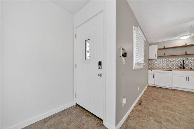 527 Riverside Drive, Battle Creek, MI 49015