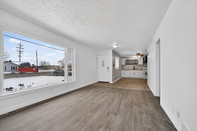 527 Riverside Drive, Battle Creek, MI 49015