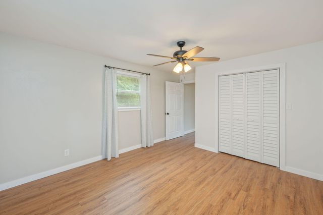 812 E Edney Avenue, Crestview, FL 32539