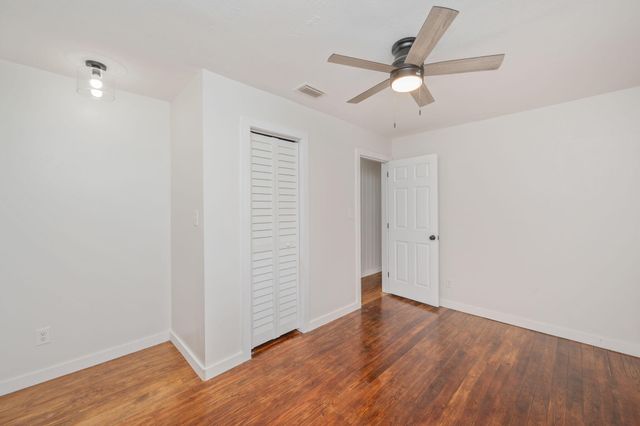 812 E Edney Avenue, Crestview, FL 32539
