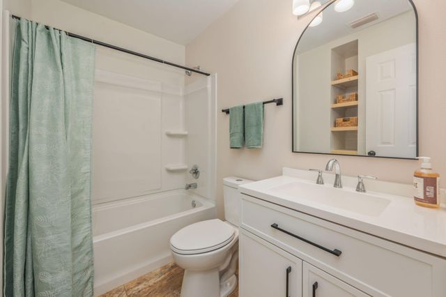 812 E Edney Avenue, Crestview, FL 32539
