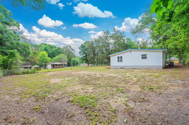 812 E Edney Avenue, Crestview, FL 32539