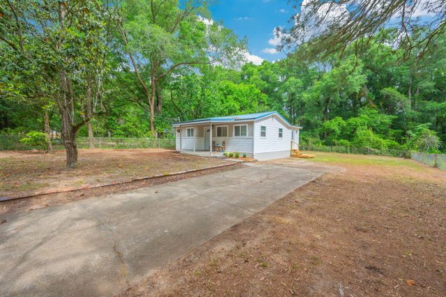 812 E Edney Avenue, Crestview, FL 32539