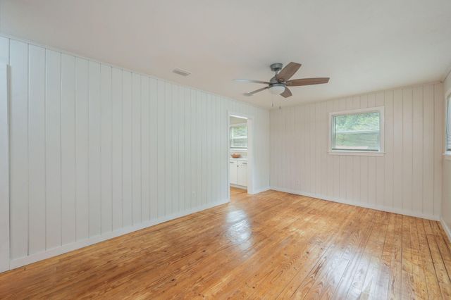 812 E Edney Avenue, Crestview, FL 32539