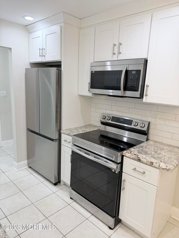 35 Amberly Drive J, Manalapan, NJ 07726