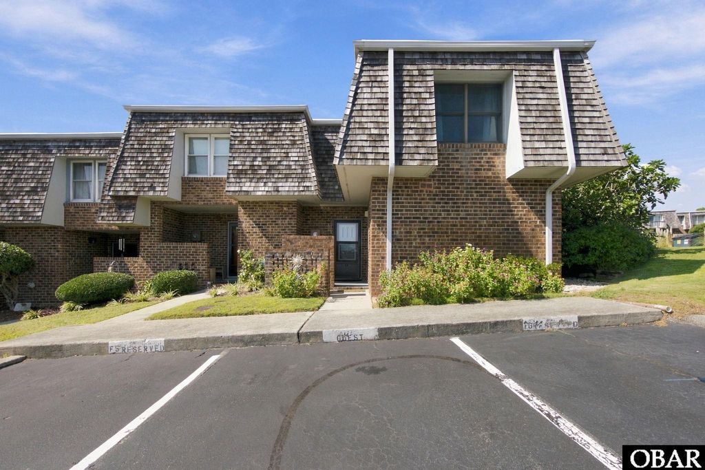 Image 3 of property listing at 500 W Villa Dunes Drive, Nags Head, NC 27959