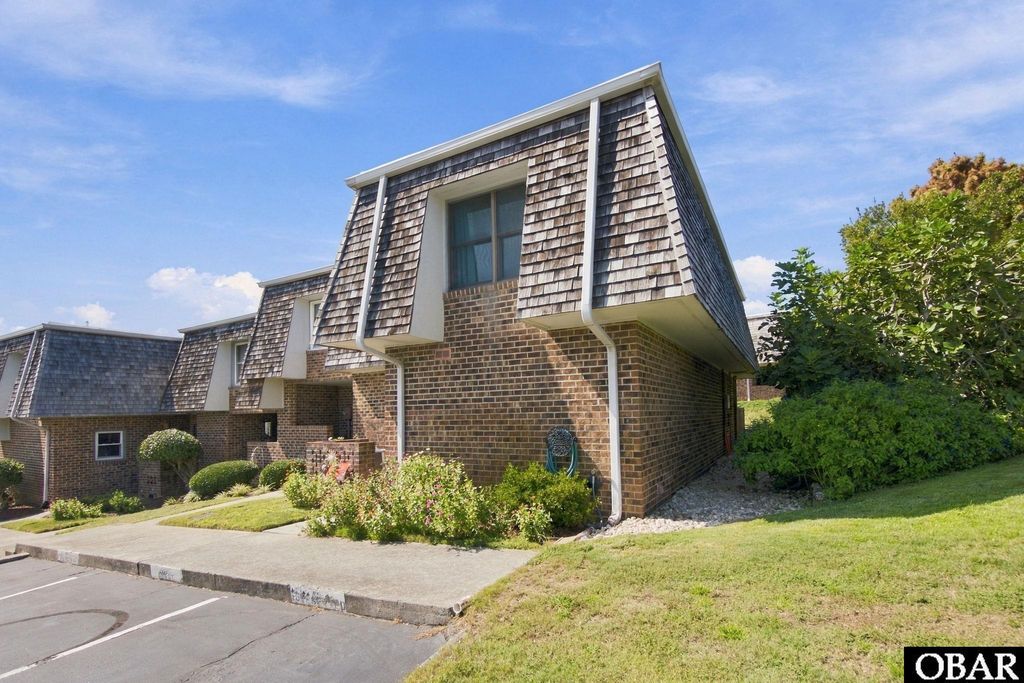 Image 4 of property listing at 500 W Villa Dunes Drive, Nags Head, NC 27959