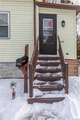 909 N Granger Street, Saginaw, MI 48602