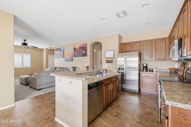 117 W REEVES Avenue, San Tan Valley, AZ 85140