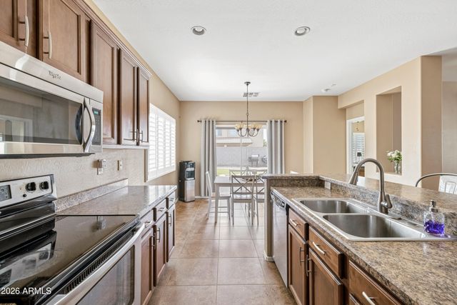 117 W REEVES Avenue, San Tan Valley, AZ 85140