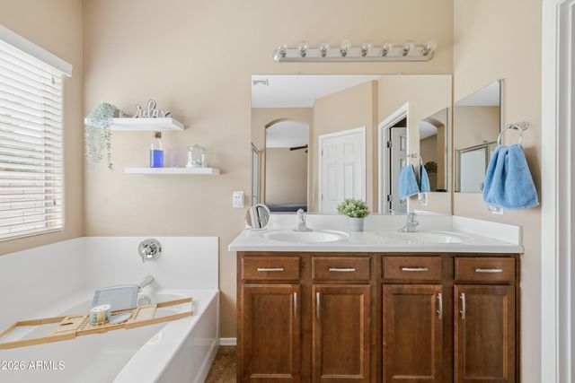 117 W REEVES Avenue, San Tan Valley, AZ 85140