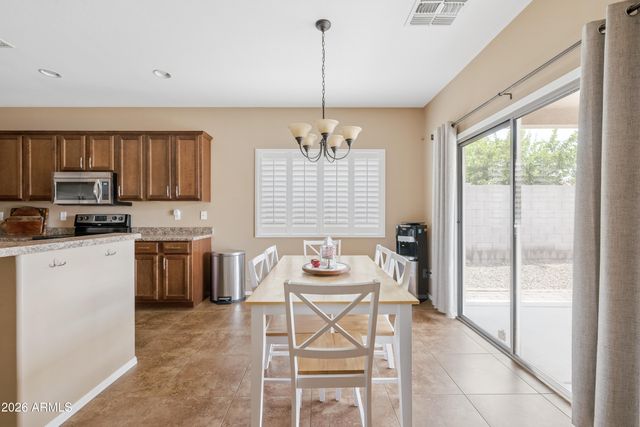 117 W REEVES Avenue, San Tan Valley, AZ 85140