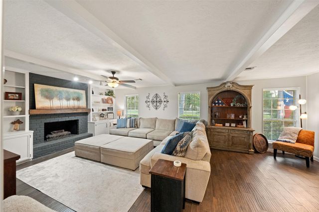 675 Stonewall Jackson Drive, Conroe, TX 77302