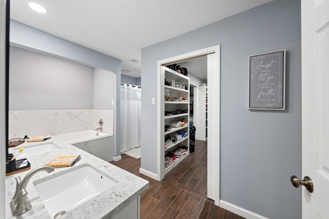675 Stonewall Jackson Drive, Conroe, TX 77302
