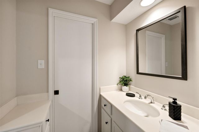 675 Stonewall Jackson Drive, Conroe, TX 77302