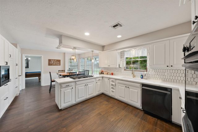 675 Stonewall Jackson Drive, Conroe, TX 77302