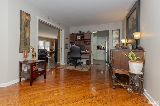 1521 Martin Circle, Evansville, IN 47715