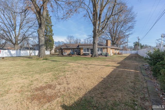 1521 Martin Circle, Evansville, IN 47715