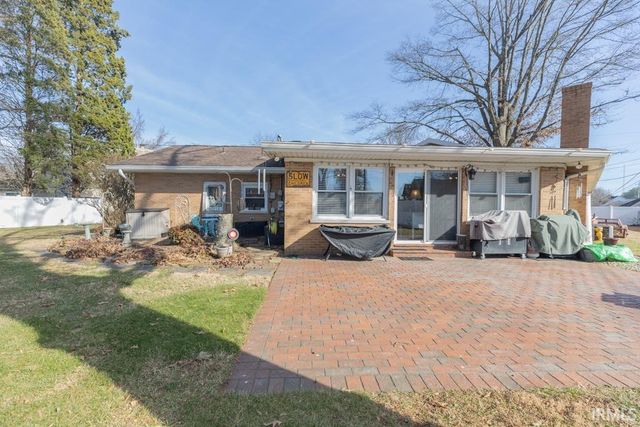 1521 Martin Circle, Evansville, IN 47715