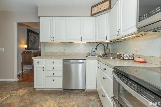 1521 Martin Circle, Evansville, IN 47715