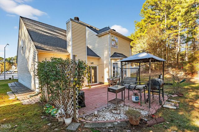 112 Jasmine Valley Court, Holly Springs, NC 27540