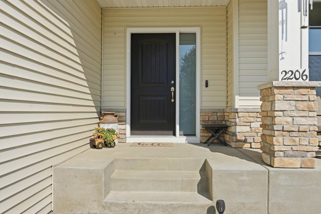 2206 Longhorn Lane, Buffalo, MN 55313