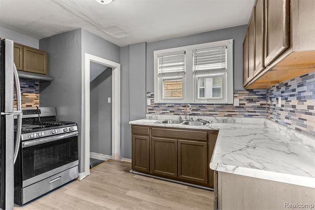 63 Elm Street, River Rouge, MI 48218