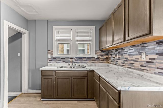 63 Elm Street, River Rouge, MI 48218