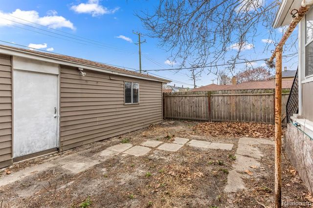 63 Elm Street, River Rouge, MI 48218