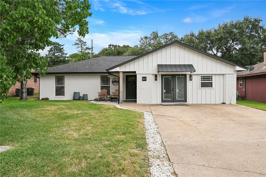 2517 Hardwood Drive, Bryan, TX 77803 — exterior