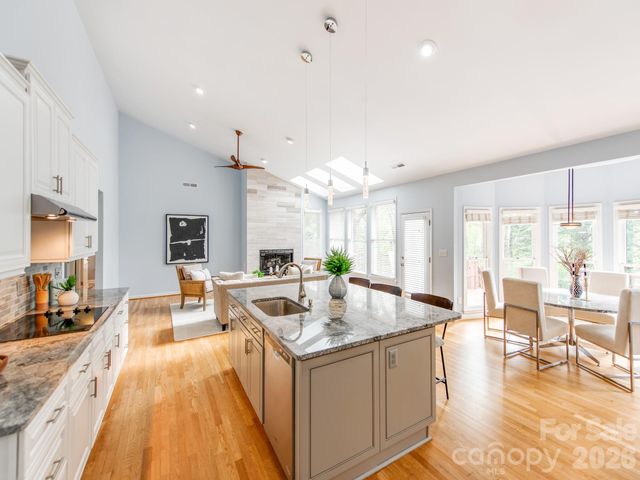 7015 Oakview Lane, Charlotte, NC 28226