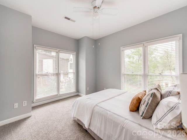 7015 Oakview Lane, Charlotte, NC 28226