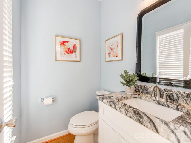 7015 Oakview Lane, Charlotte, NC 28226