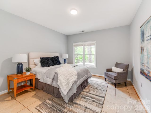 7015 Oakview Lane, Charlotte, NC 28226