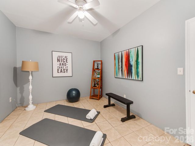 7015 Oakview Lane, Charlotte, NC 28226