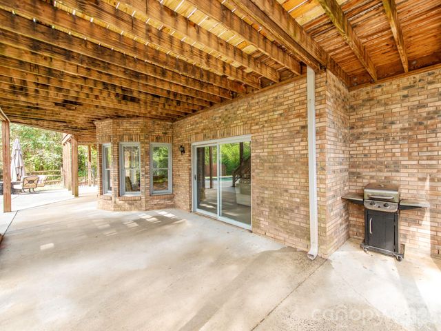 7015 Oakview Lane, Charlotte, NC 28226