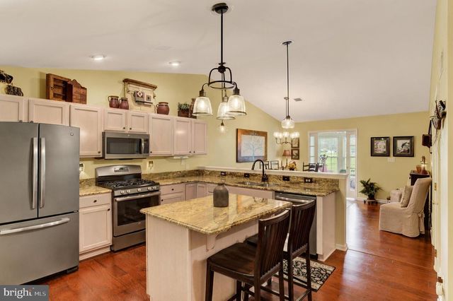 39 BURWICK DR, Mechanicsburg, PA 17050