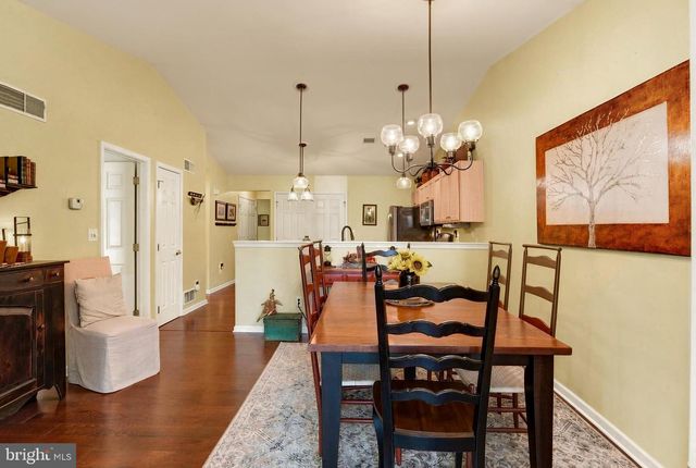 39 BURWICK DR, Mechanicsburg, PA 17050