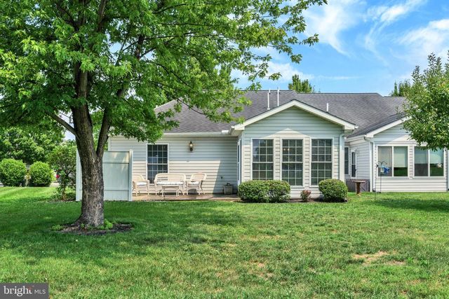 39 BURWICK DR, Mechanicsburg, PA 17050