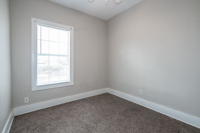516 S Yorktown Avenue, Tulsa, OK 74104