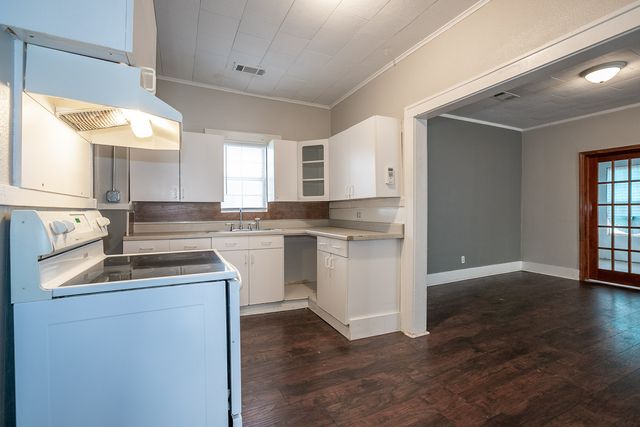 516 S Yorktown Avenue, Tulsa, OK 74104