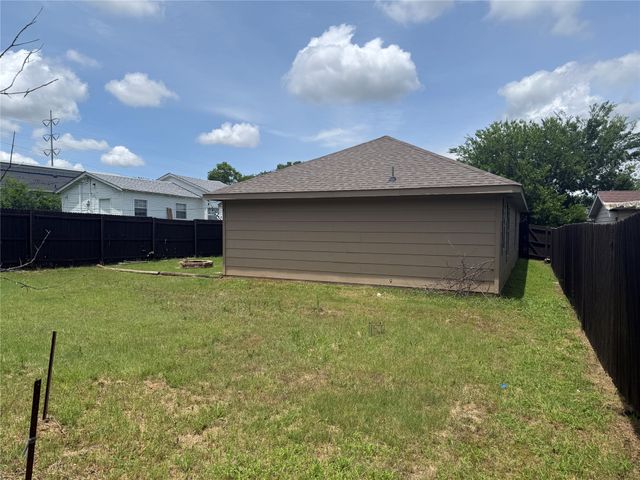 5513 Diaz Avenue, Fort Worth, TX 76107