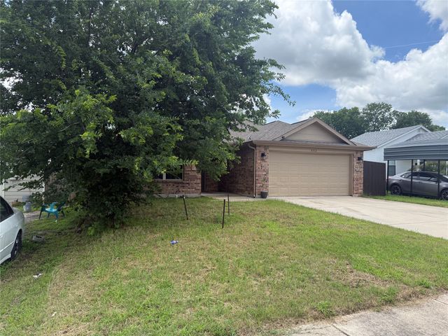 5513 Diaz Avenue, Fort Worth, TX 76107